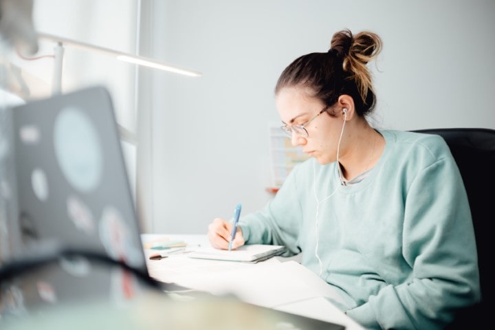 Zelfstandig ondernemer aan het werk